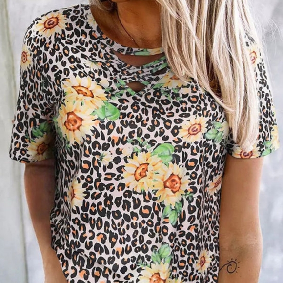 Tops - 💜 New Cute Short Sleeve Top
